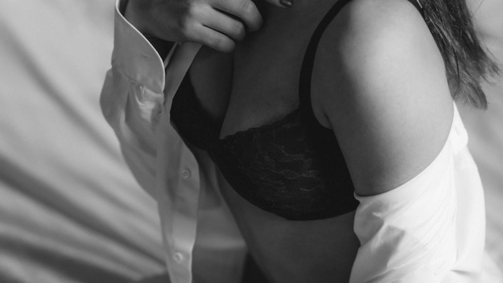 What lingerie is best for boudoir sessions?