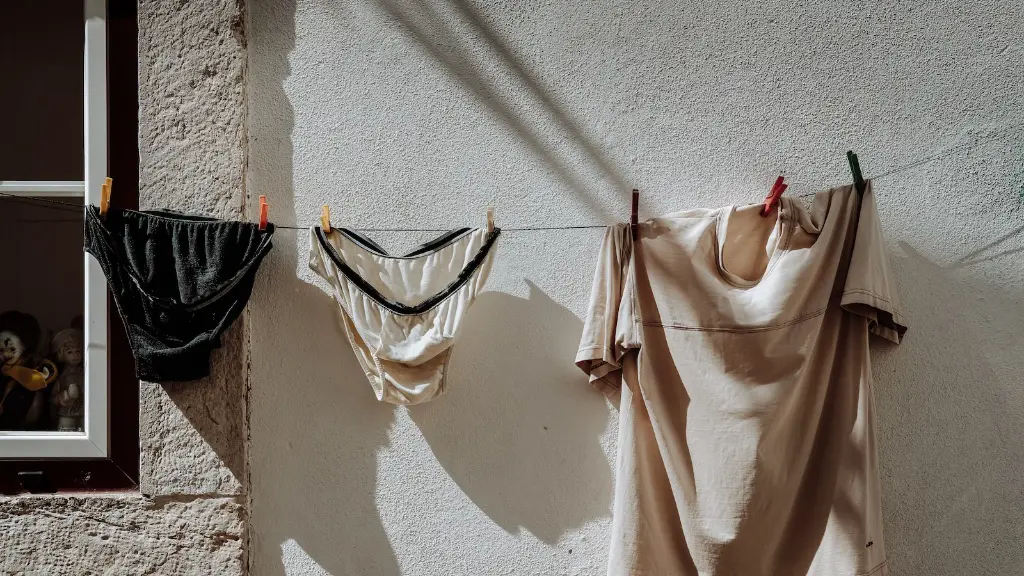 How to hang up lingerie for drying?