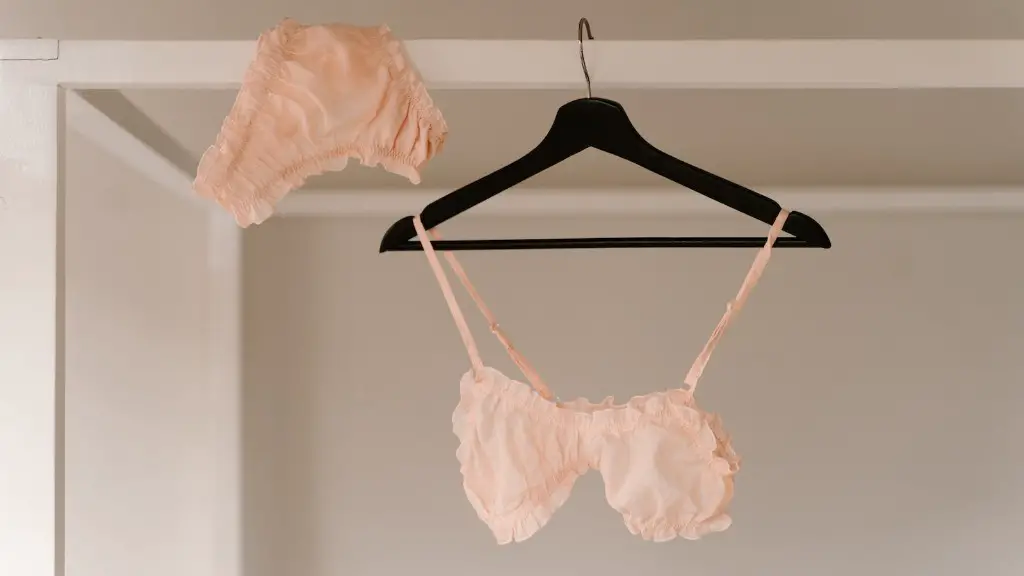 Did lingerie have union labels in the 1980s?