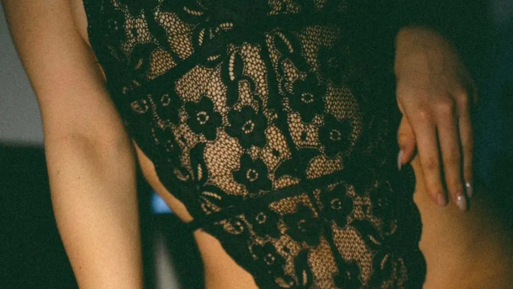 Who wore lingerie on bachelor?